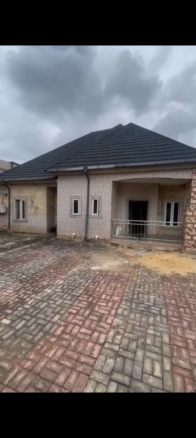 4 Bedroom Flat for Sale in Agu- Albert Isuaniocha, Anambra cover picture