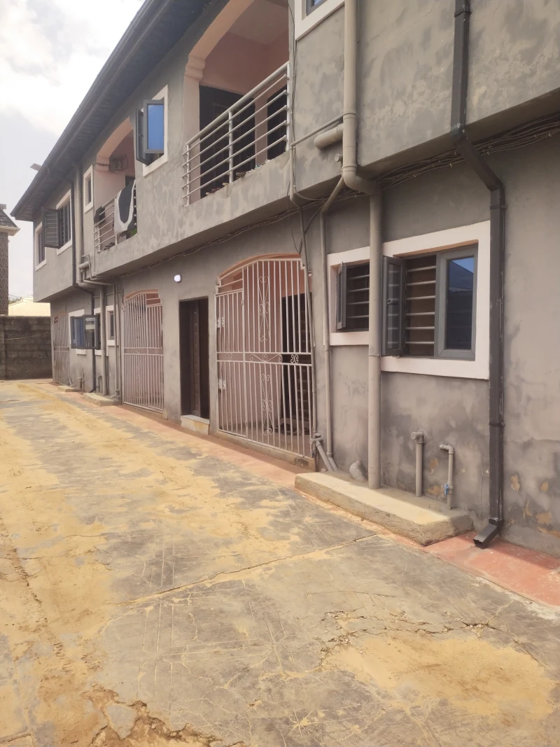 3 Bedroom Flat for Sale in Ibusa Road, Delta