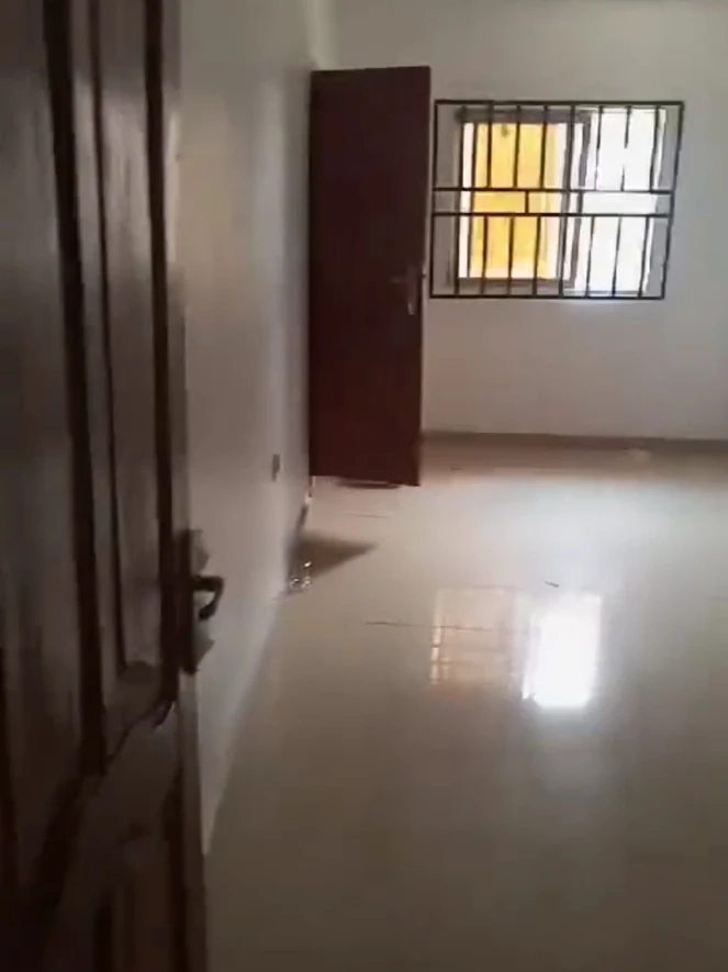 3 Bedroom Flat for Rent in Okpanam road by redeem, Delta - Image 1