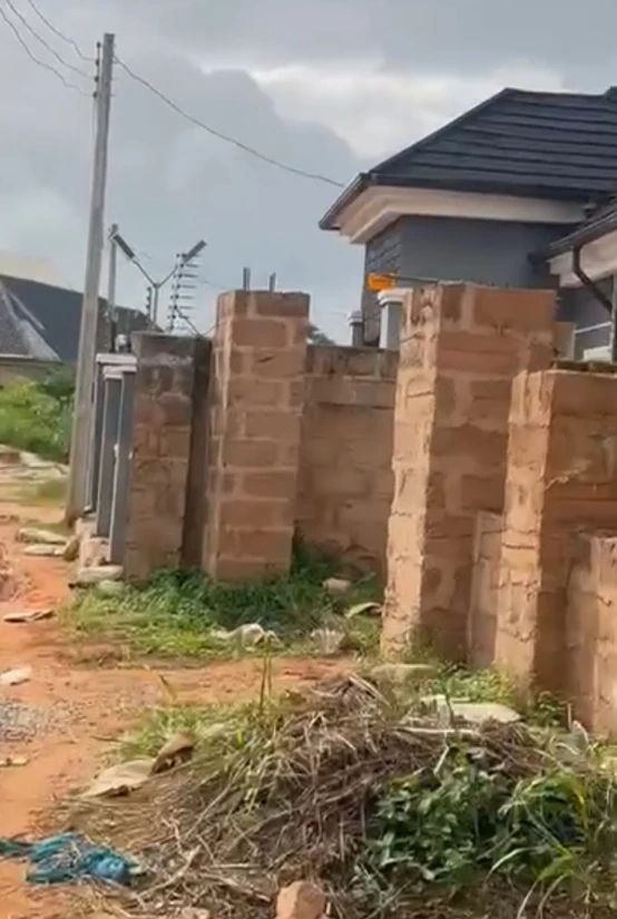 Land for Sale in Along NDDD road  agbor, Delta - Image 1