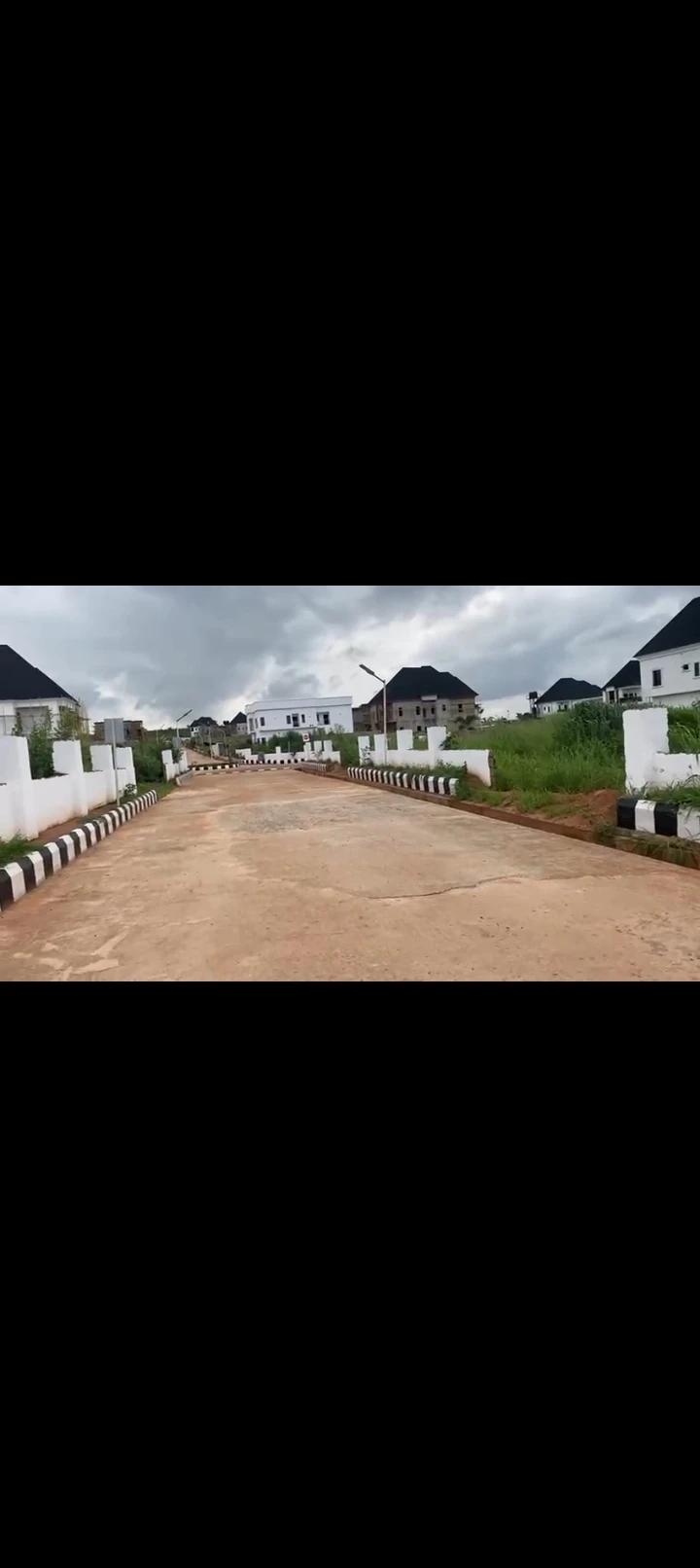 Estate for Sale in Isselle Azagba....Bethlem Court Estate also with a plot of land selling 125000000 50 by 100, Delta - Image 1