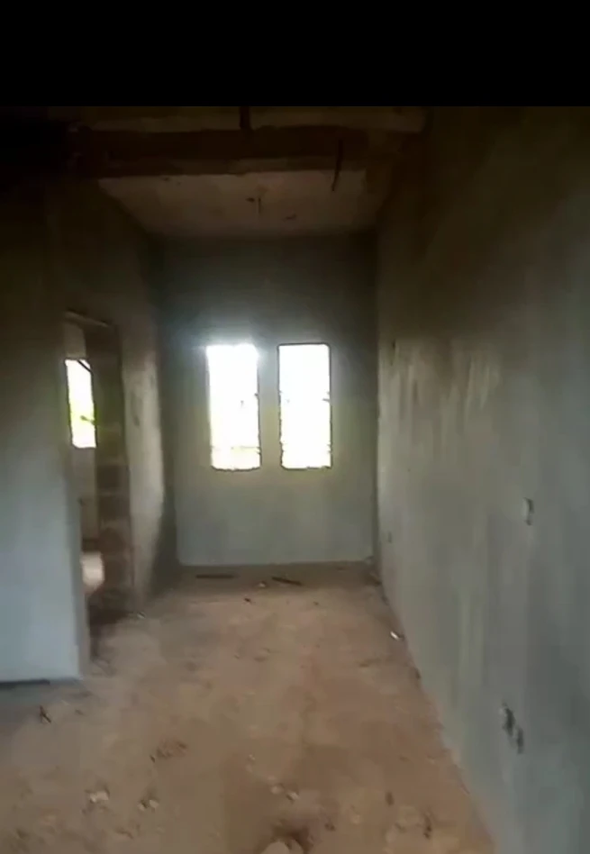 Uncompleted Building for Sale in By Jefff of ibuzor road, Delta - Image 2