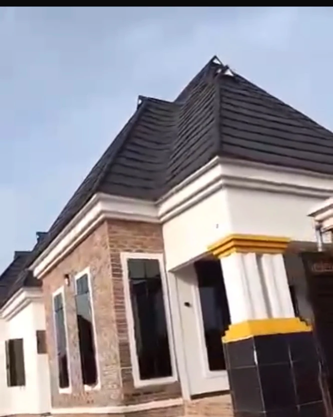 3 Bedroom Flat for Sale in Obiagie )obiayantor  by sapele road, Edo - Image 1