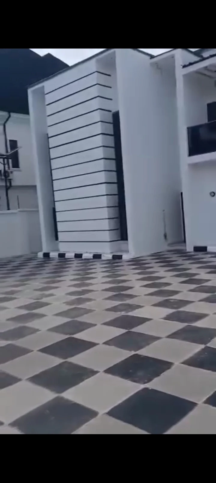 Duplex for Sale in SSS road GRA phase 1, Delta - Image 3