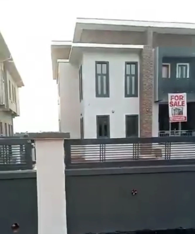 Duplex for Sale in By issele Azangba, Delta - Image 1