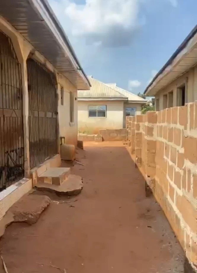Land for Sale in @ibusa, Delta - Image 1