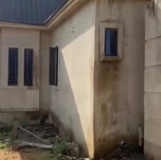 Bungalow for Sale in Anwai road by mile 5, Delta - Image 1