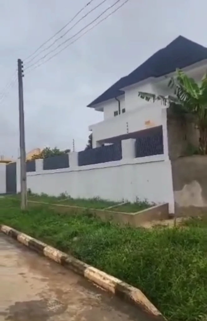 Land for Sale in Akpu junction road, Delta - Image 1
