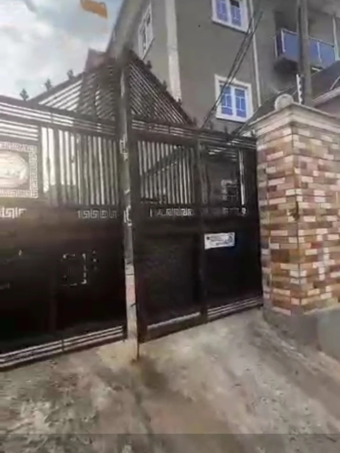 2 Bedroom Flat for Sale in Opposite marble hill junction okpanam road, Delta - Image 2