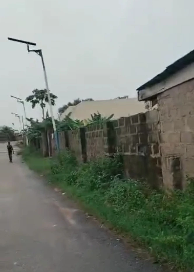 Land for Sale in By anioma market, Delta - Image 1