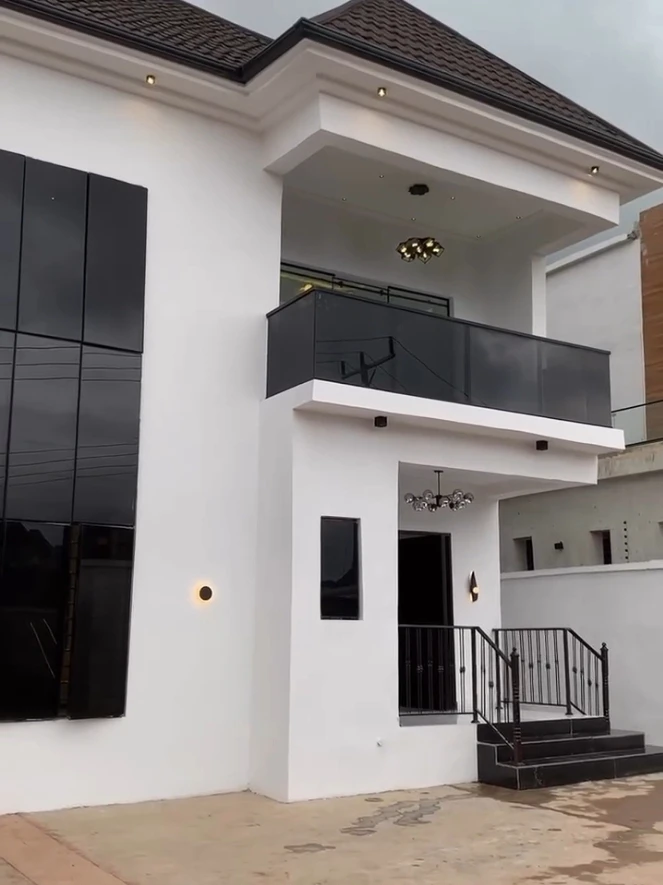Duplex for Sale in Okpanam, Delta cover picture