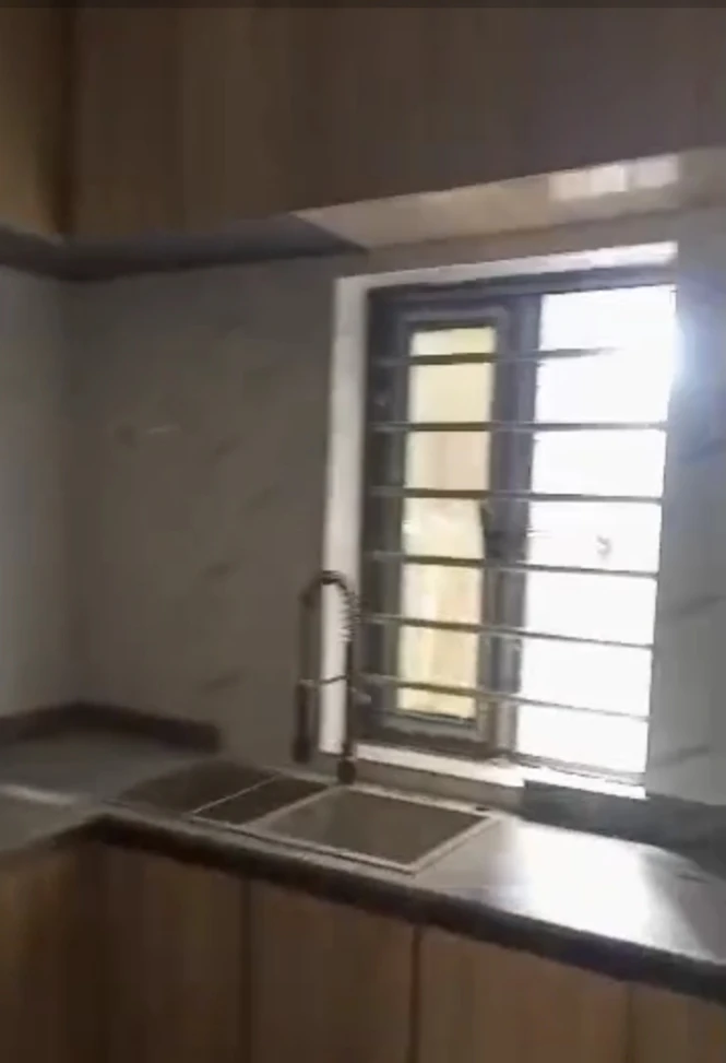 3 Bedroom Flat for Rent in Dla road by royal miracle secondary school, Delta cover picture