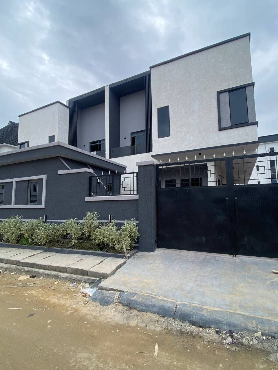 Duplex for Sale in Lekki, Lagos cover picture