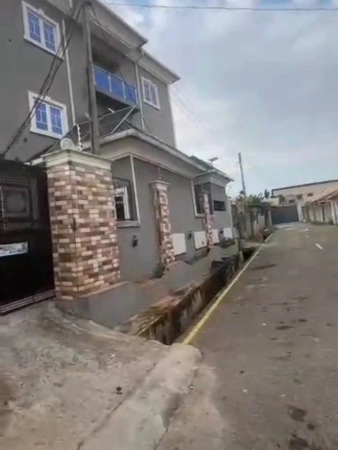 2 Bedroom Flat for Sale in Opposite marble hill junction okpanam road, Delta cover picture