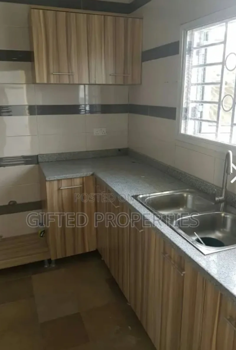 3 Bedroom Flat for Rent in Peter odili road, Rivers - Image 1