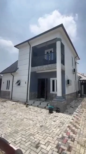 3 Bedroom Flat for Sale in Eneka rumuodara, Rivers