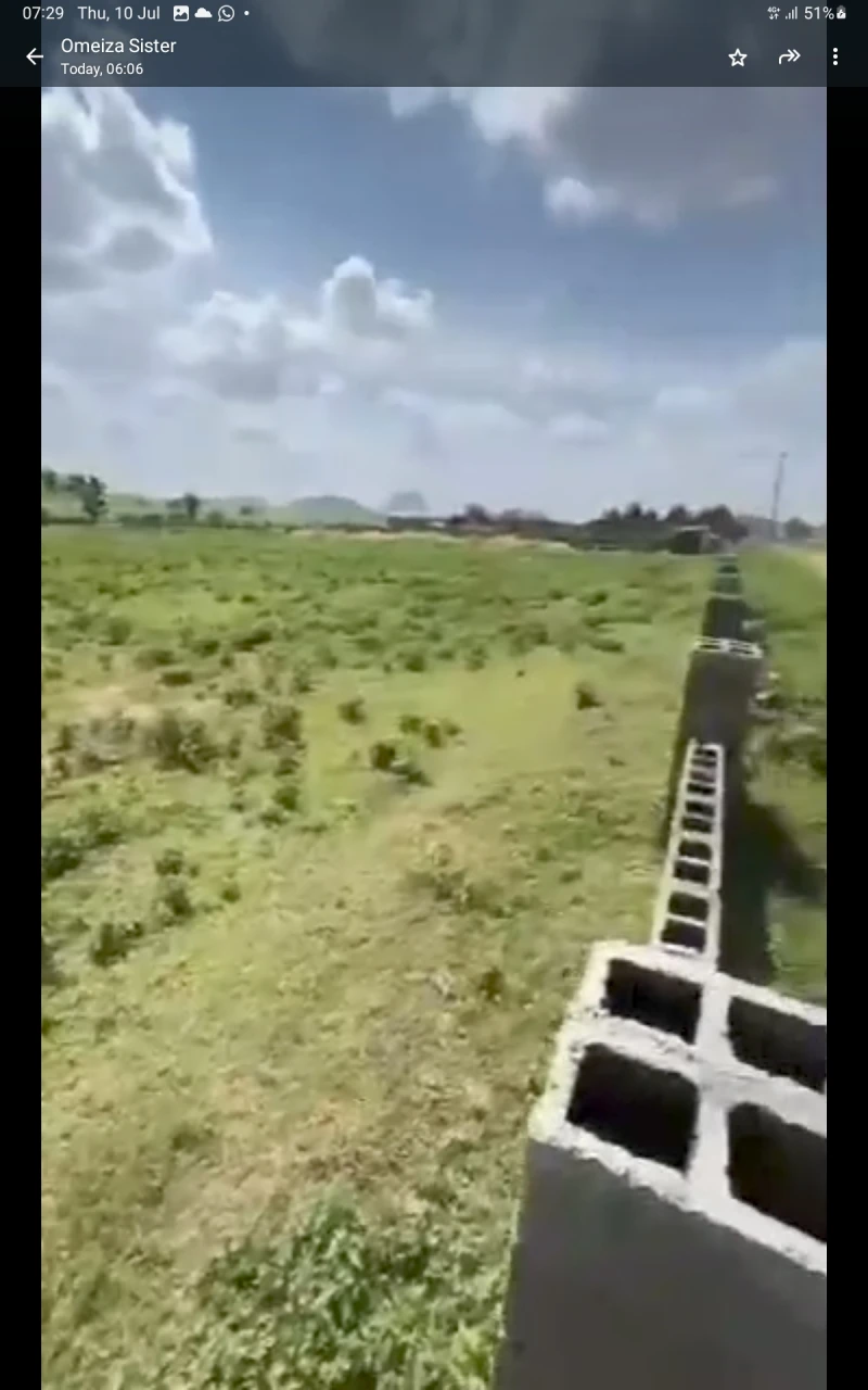Land for Sale in Airport Road, beside Aco Pedestrian bridge, Abuja, FCT - Image 2