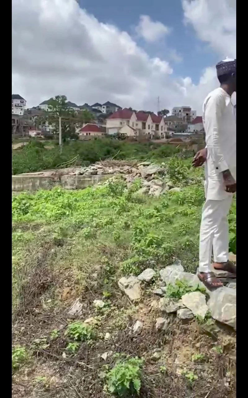 Land for Sale in Guzape main, FCT - Image 2
