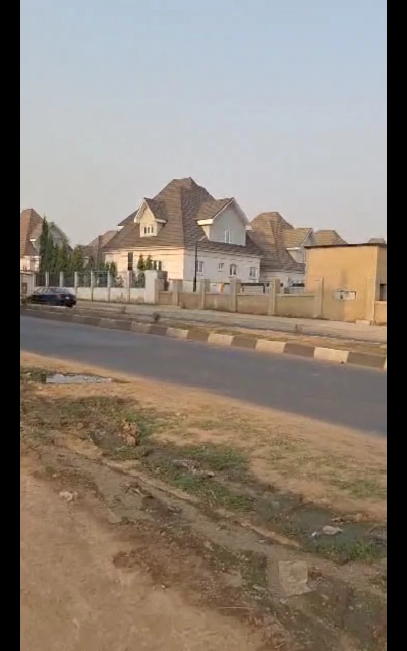 Land for Sale in Before Coza Church, Guzape Main, FCT - Image 4