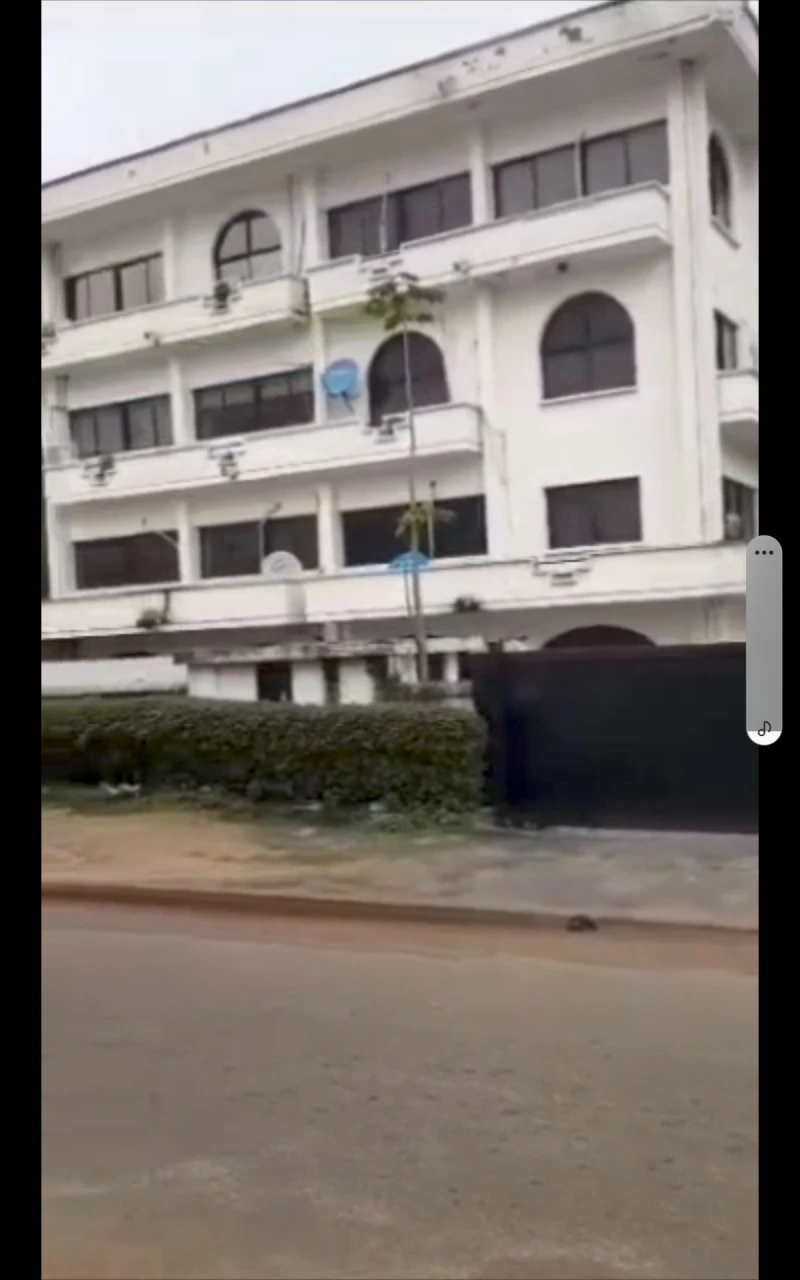 Plaza for Sale in Wuse ZONE 4, FCT cover picture