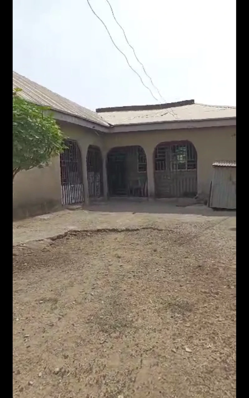 1 Bedroom Flat for Sale in Shadadi, kuje, FCT cover picture