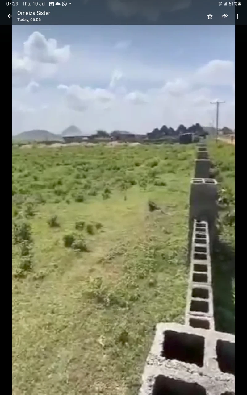 Land for Sale in Airport Road, beside Aco Pedestrian bridge, Abuja, FCT cover picture