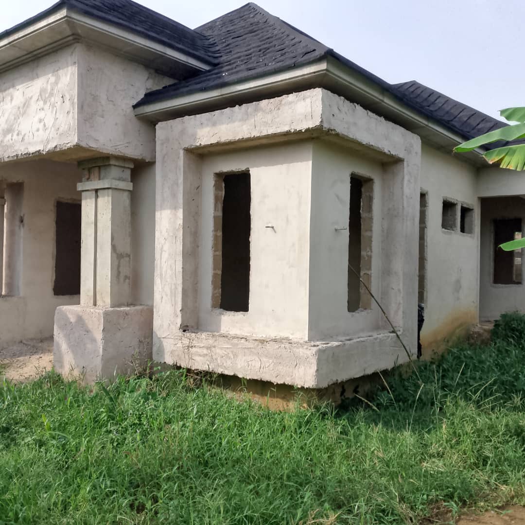 Bungalow for Sale in Mbierebe off stadium road, Akwa Ibom - Image 1