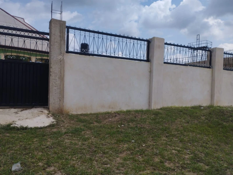 3 Bedroom Flat for Sale in Idu Uruan by the road side close to Local Government Headquarters, Akwa Ibom - Image 2