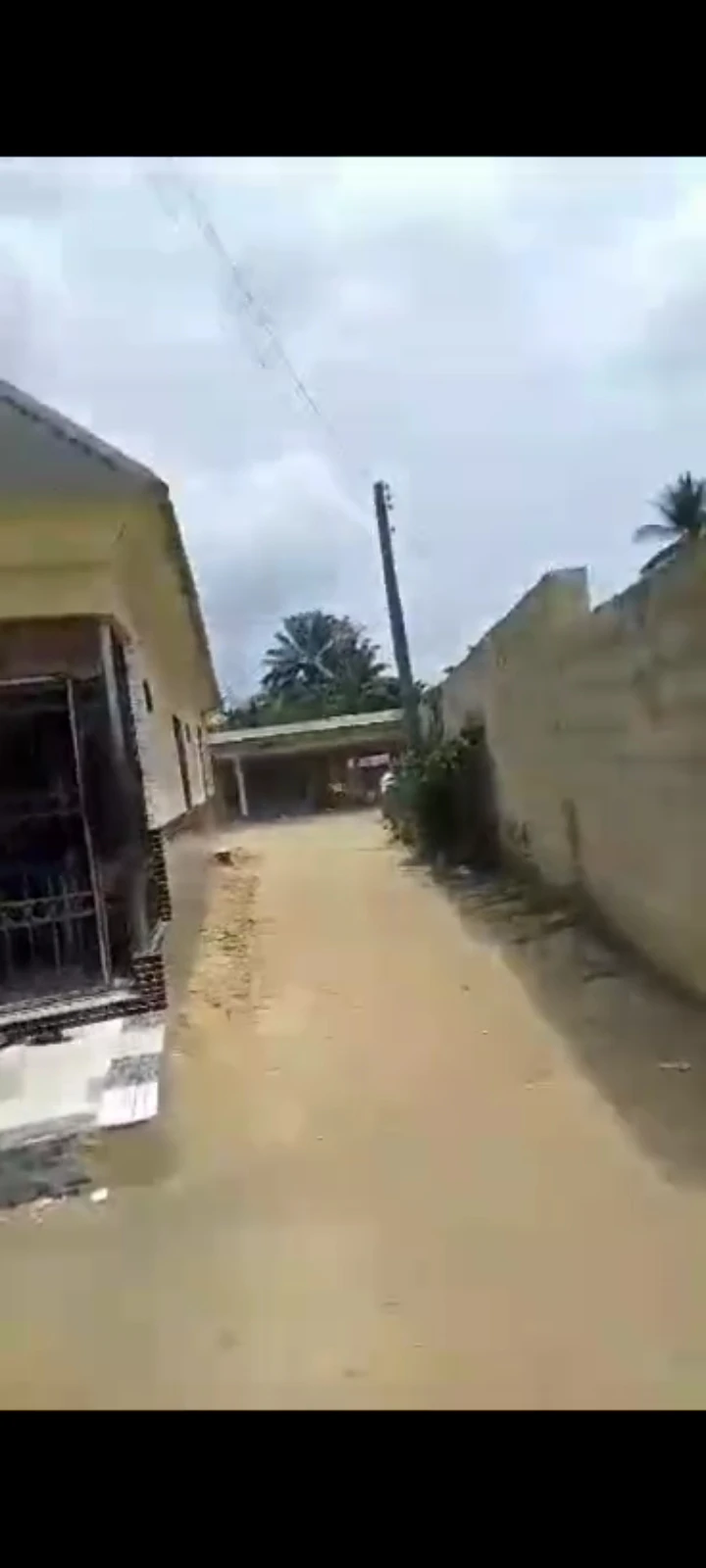 2 Bedroom Flat for Sale in Oron Road, Akwa Ibom - Image 2