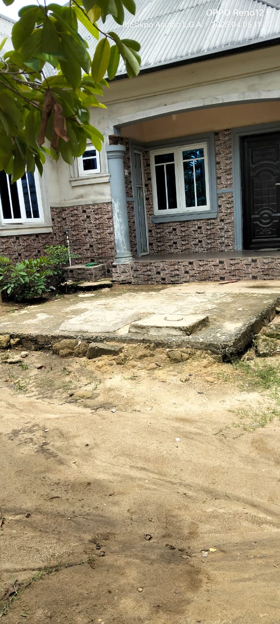 Bungalow for Sale in Aka road by Aniekan uko axis ,nung oku, Akwa Ibom