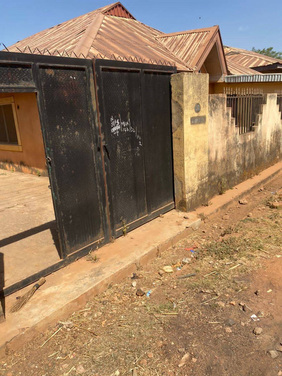 3 Bedroom Flat for Sale in Romi, Kaduna - Image 1