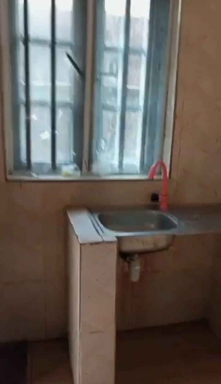 2 Bedroom Flat for Rent in Jeddo, Delta - Image 2