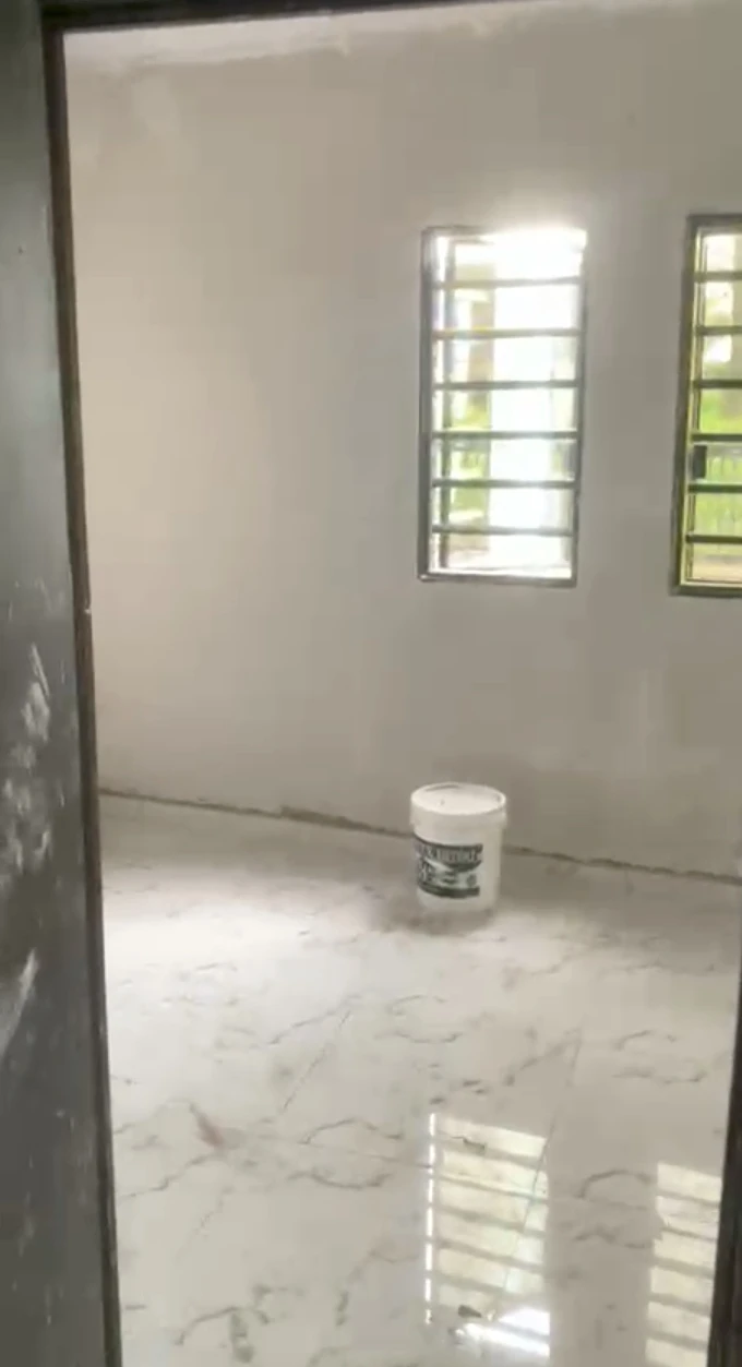 2 Bedroom Flat for Rent in Jeddo, Delta - Image 3