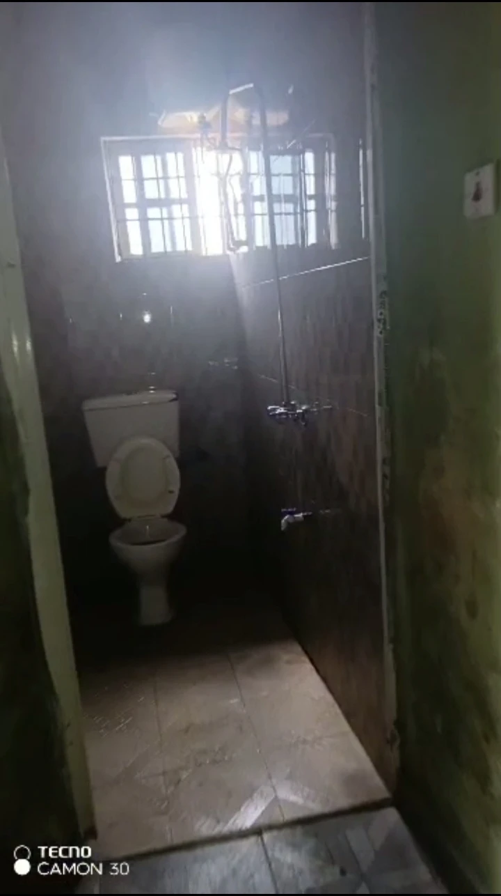 1 Bedroom Flat for Rent in ugbolokposo, Delta - Image 2