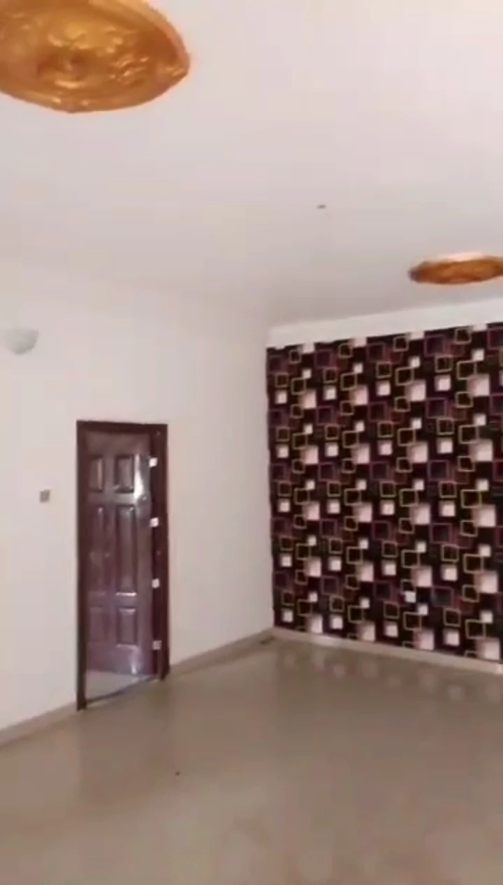 2 Bedroom Flat for Rent in Osubi, Delta - Image 1