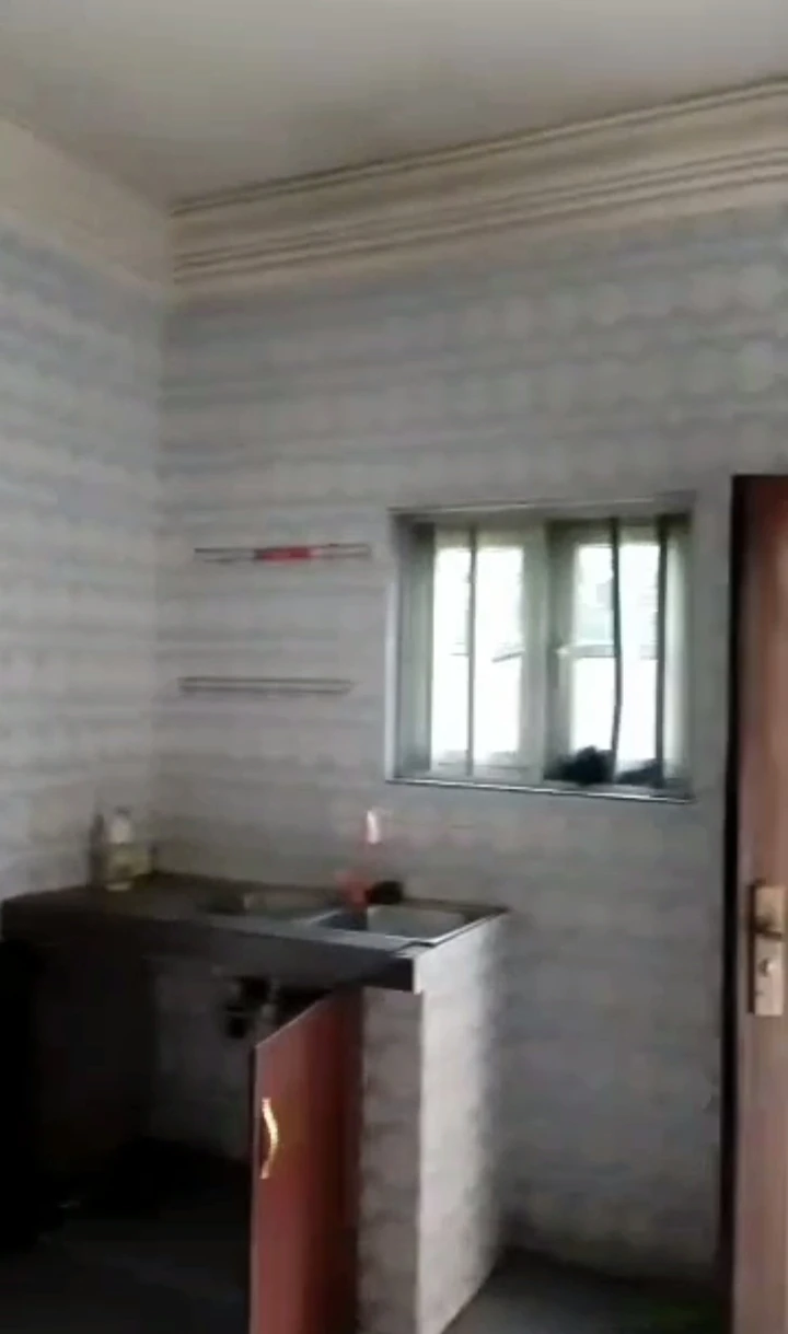 2 Bedroom Flat for Rent in Osubi, Delta - Image 2