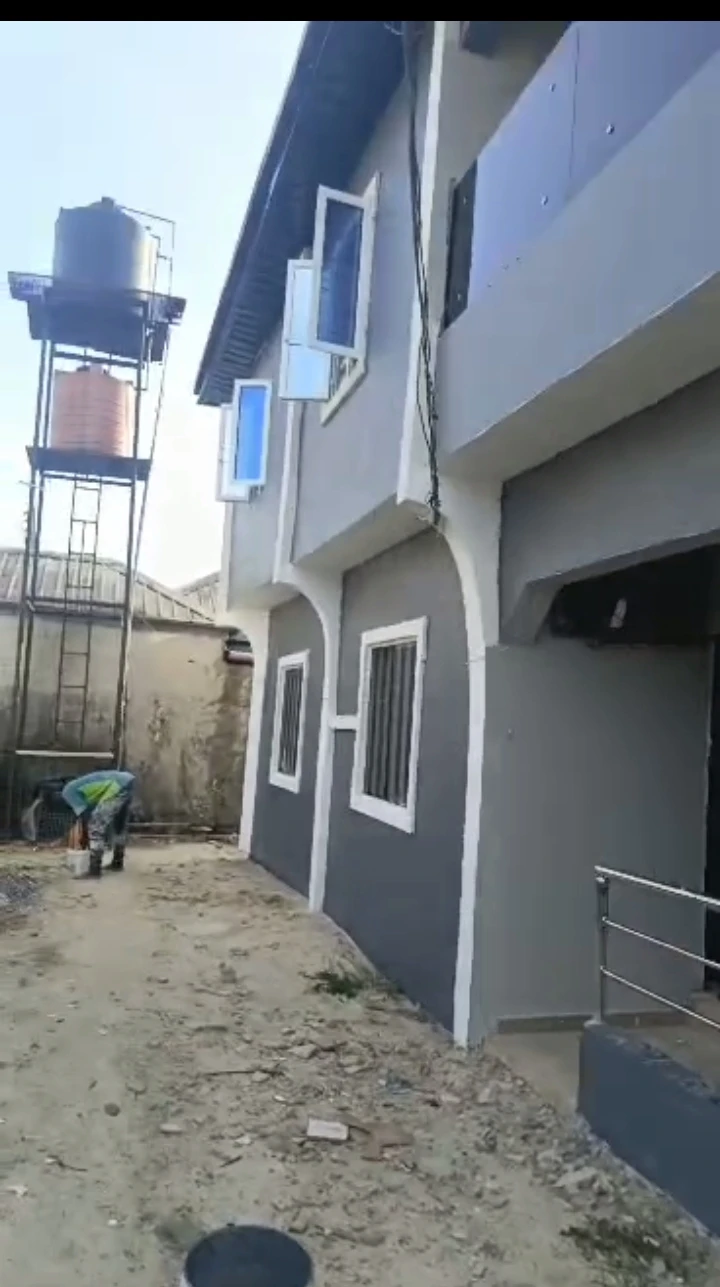 2 Bedroom Flat for Sale in Jakpa road, Delta - Image 2