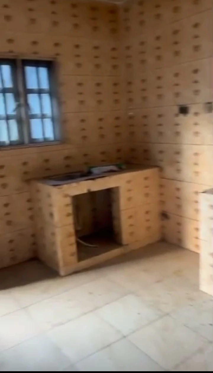 3 Bedroom Flat for Rent in Okuokoko, Delta - Image 1