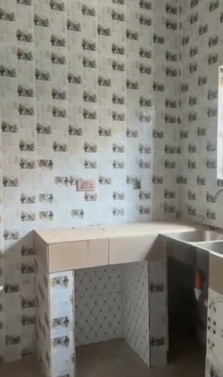 2 Bedroom Flat for Rent in Ugolo, Delta - Image 1
