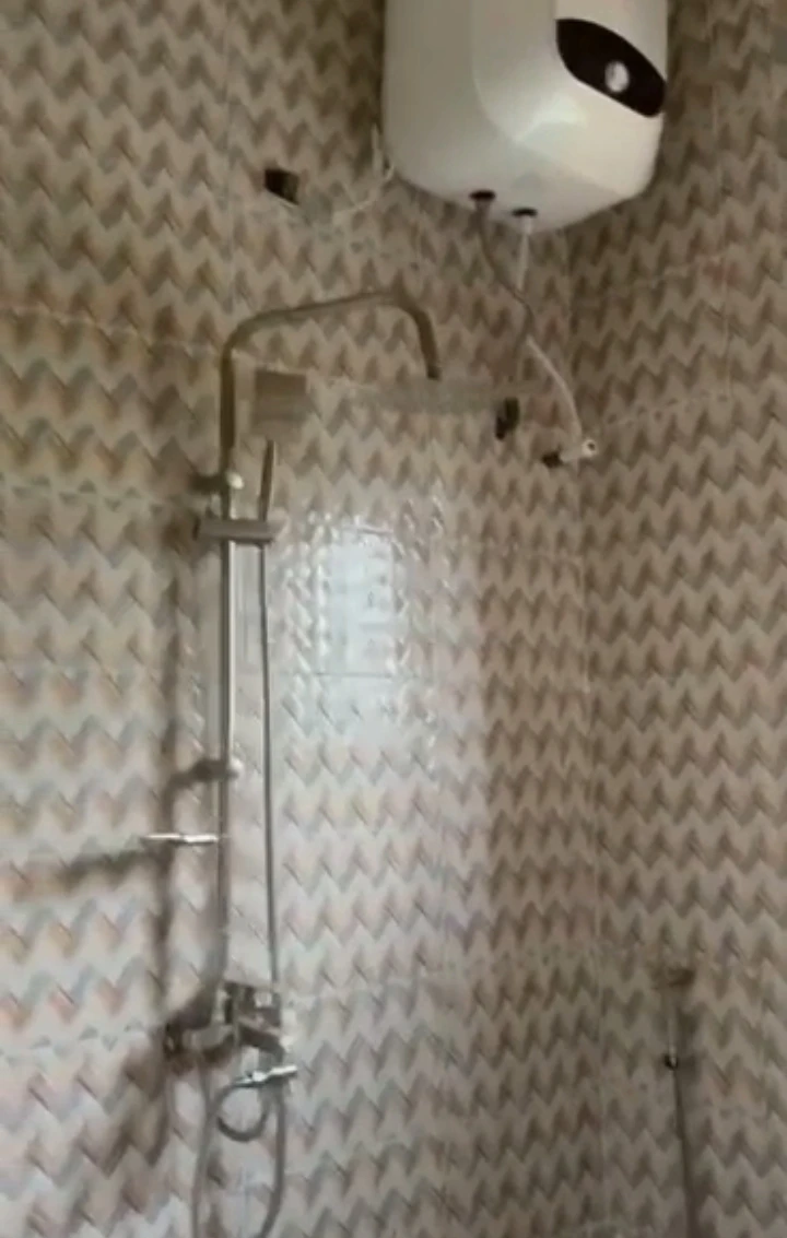 2 Bedroom Flat for Rent in Ugolo, Delta - Image 4