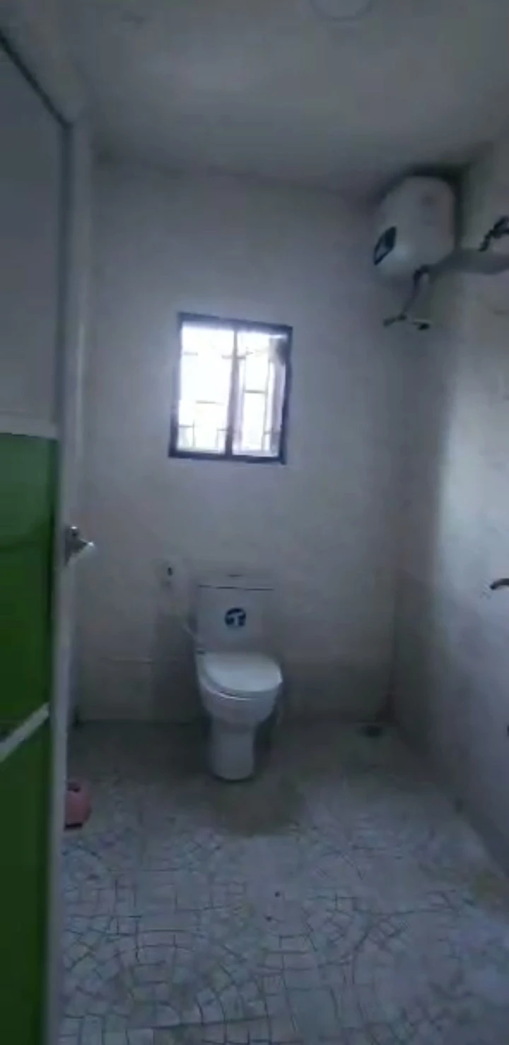 2 Bedroom Flat for Rent in Jeddo, Delta - Image 3
