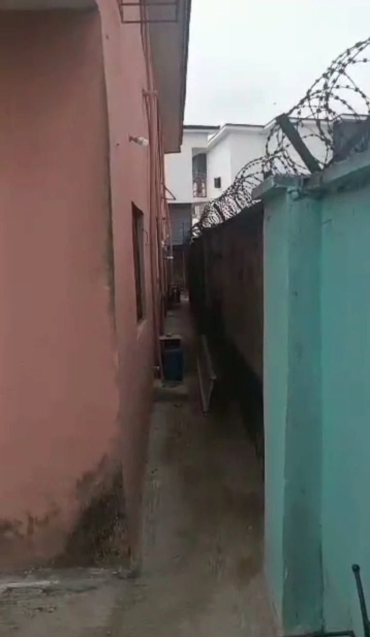 2 Bedroom Flat for Sale in Jakpa road, Delta - Image 2