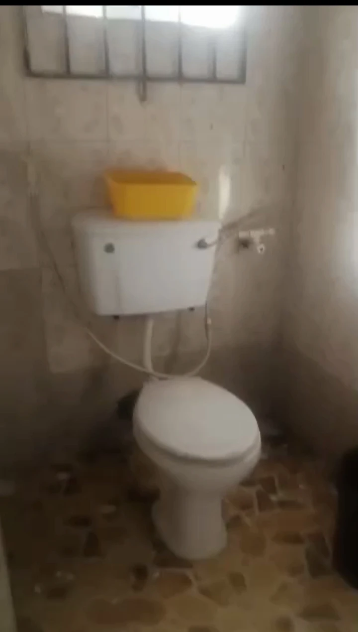 2 Bedroom Flat for Rent in Adesa Warri, Delta - Image 1
