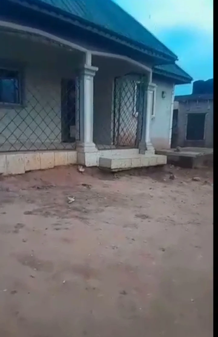 Bungalow for Sale in Upper siloko road, Edo - Image 2
