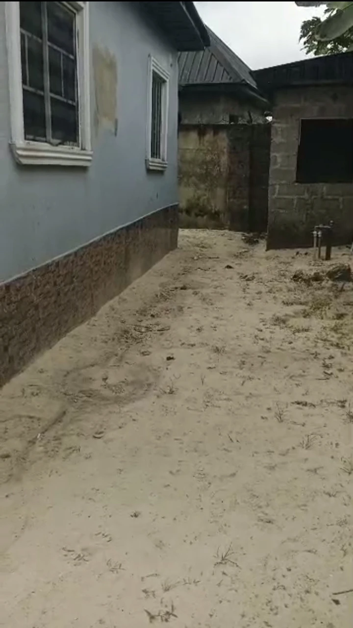 Bungalow for Sale in Adesa Warri, Delta - Image 3