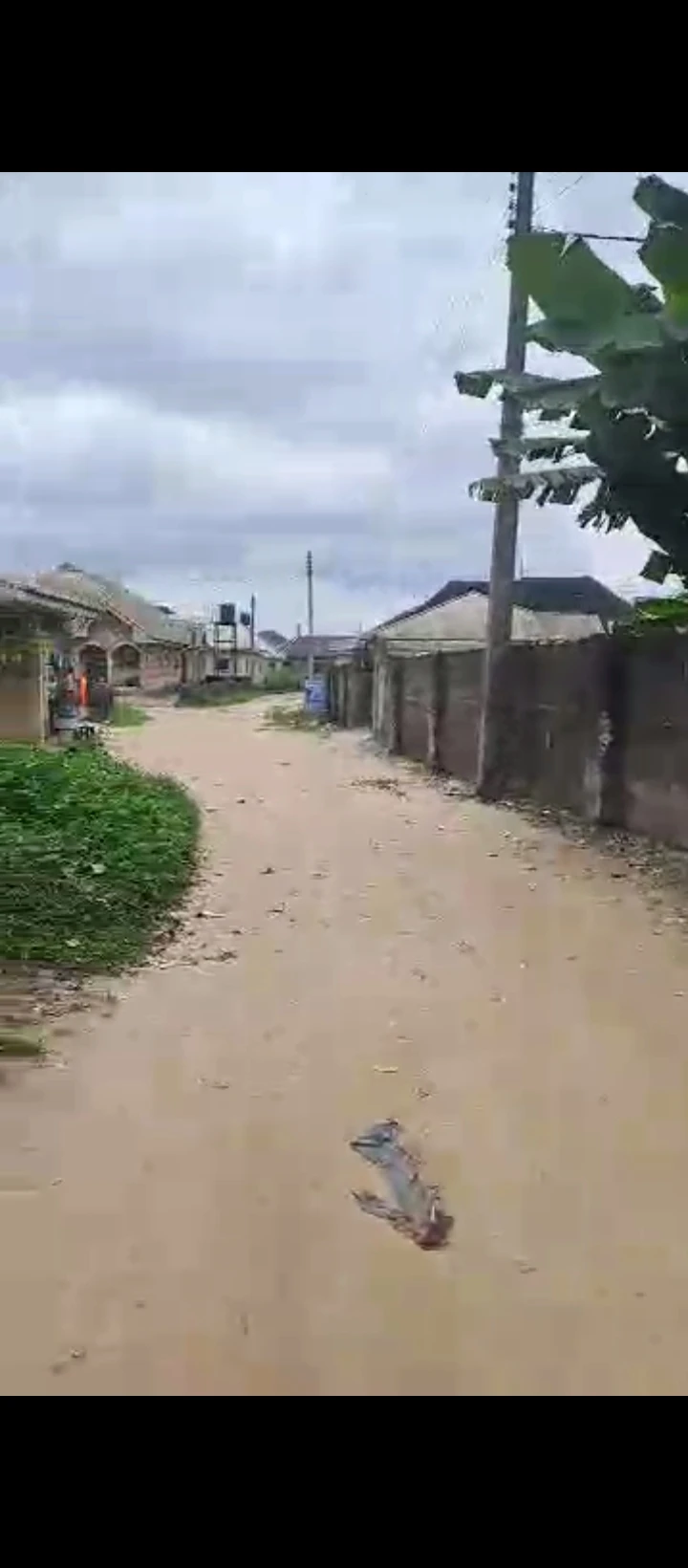 Uncompleted Building for Sale in Otokutu, Delta - Image 2