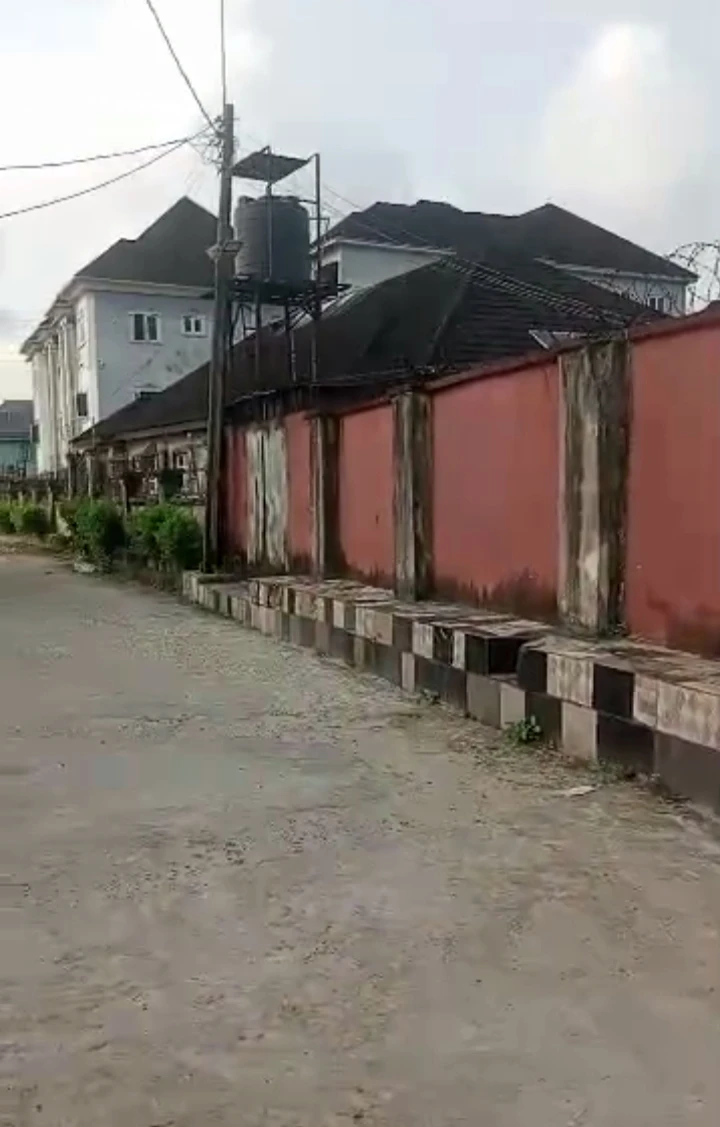 Bungalow for Sale in Jakpa road, Delta - Image 2