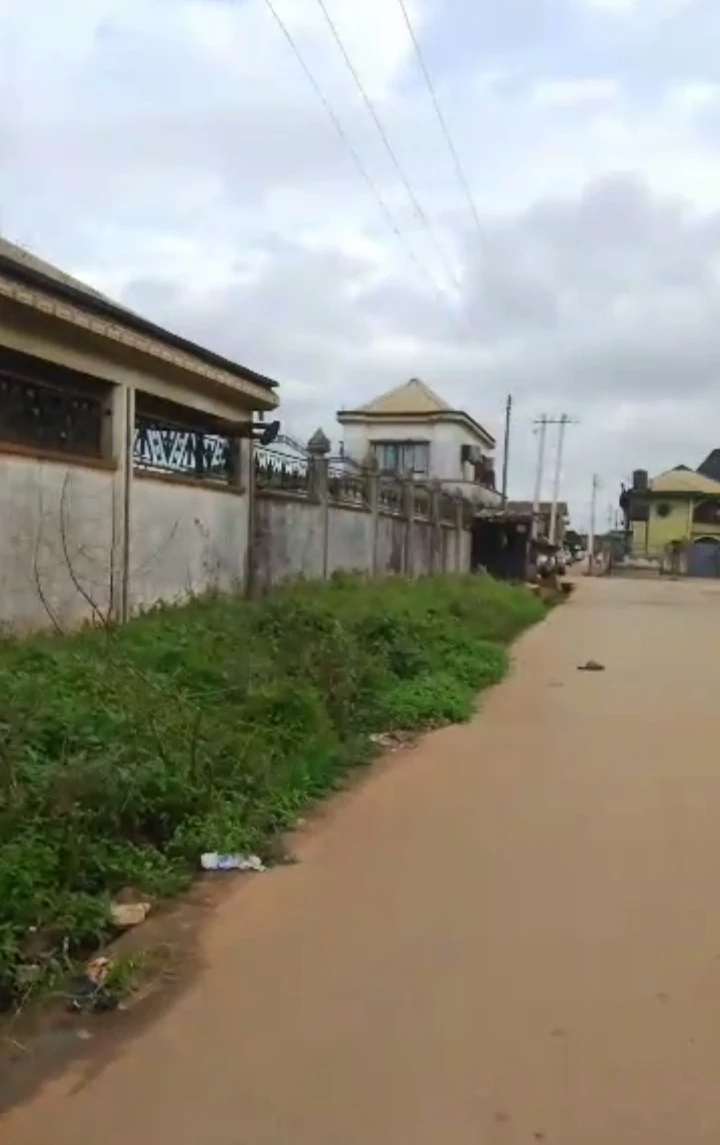 4 Bedroom Flat for Sale in Uwa off third East circular road Benin, Edo - Image 2