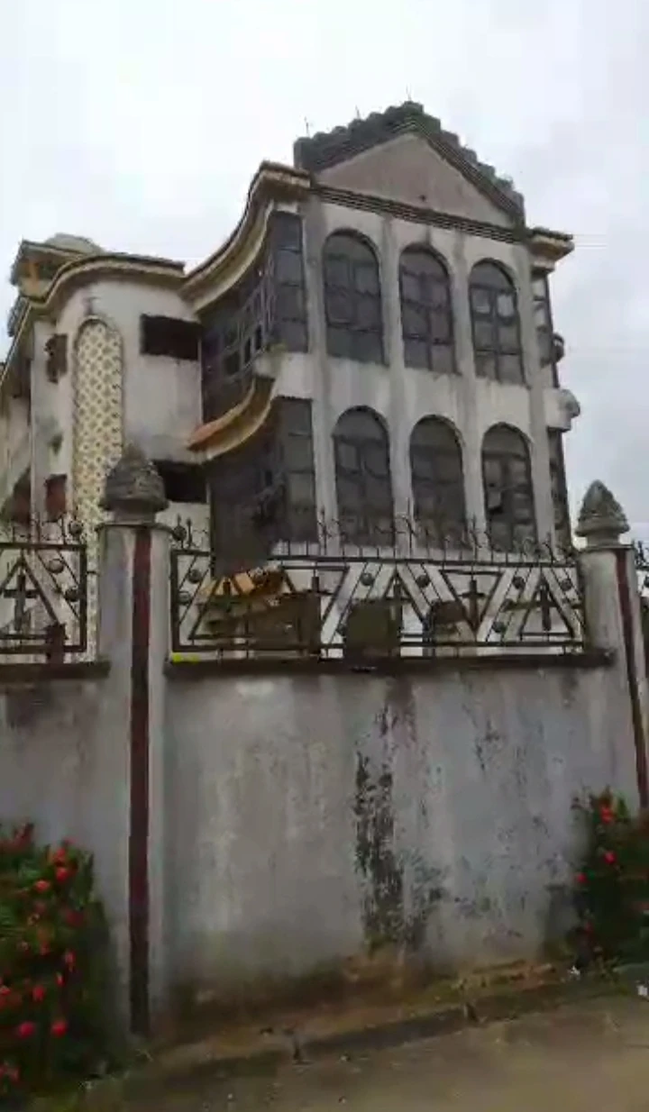 4 Bedroom Flat for Sale in Uwa off third East circular road Benin, Edo - Image 3
