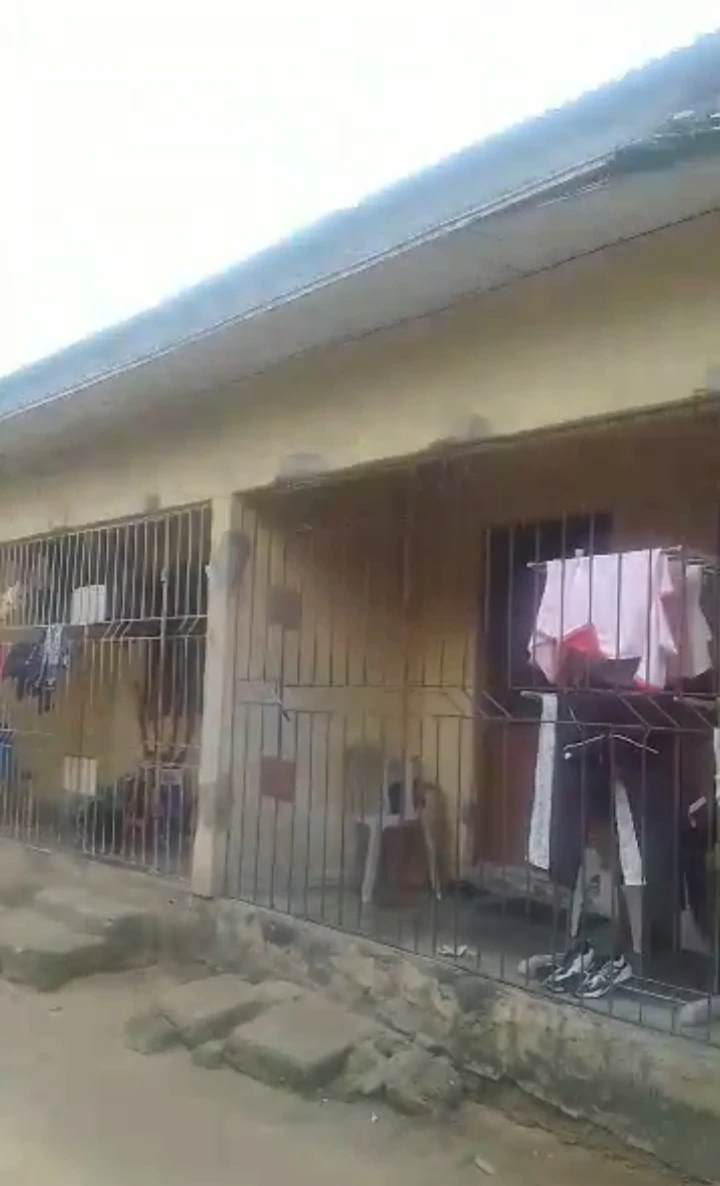 Bungalow for Sale in Commissioner road, Delta - Image 1